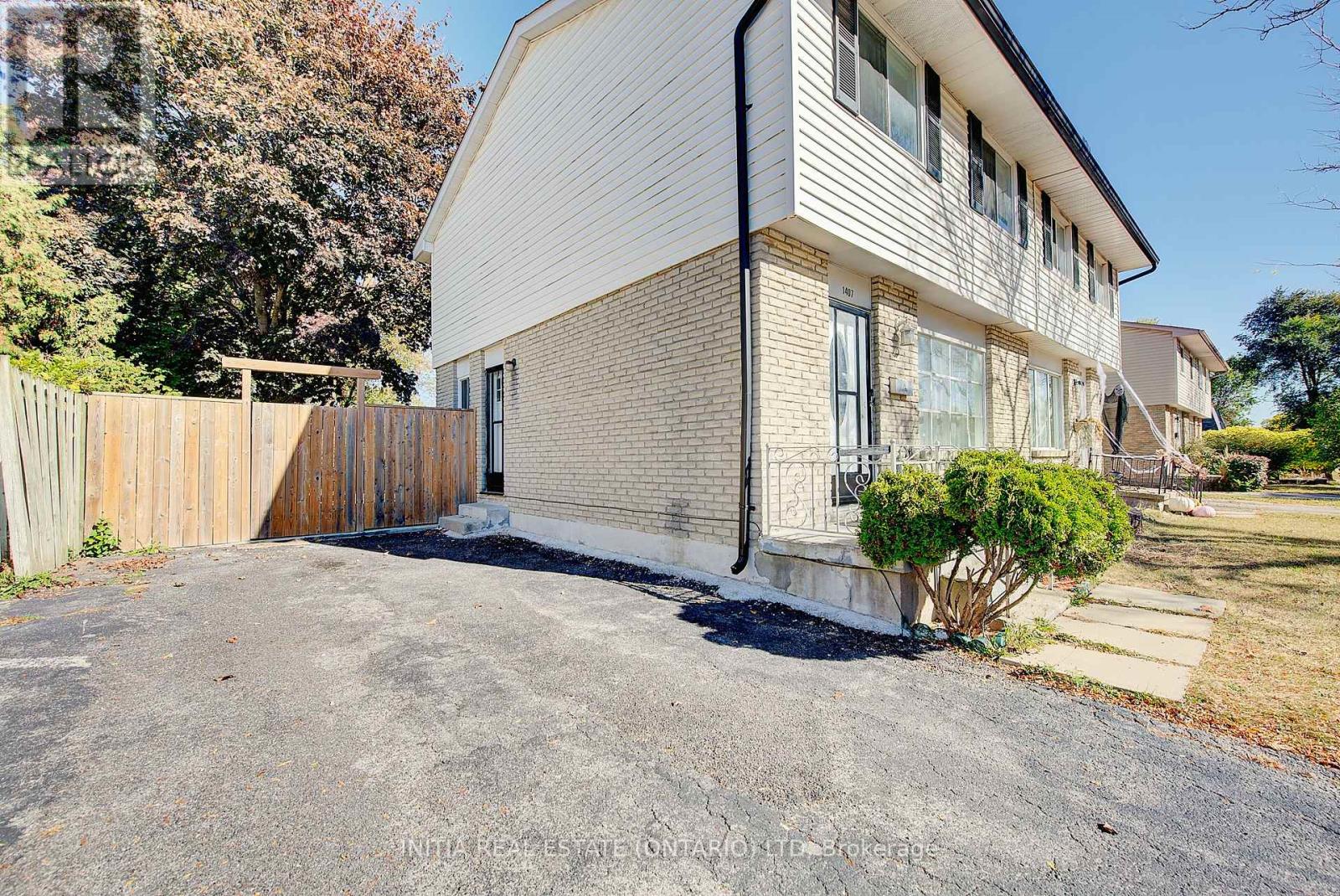 1407 Jalna Boulevard, London South, Ontario  N6E 2G4 - Photo 4 - X12468047