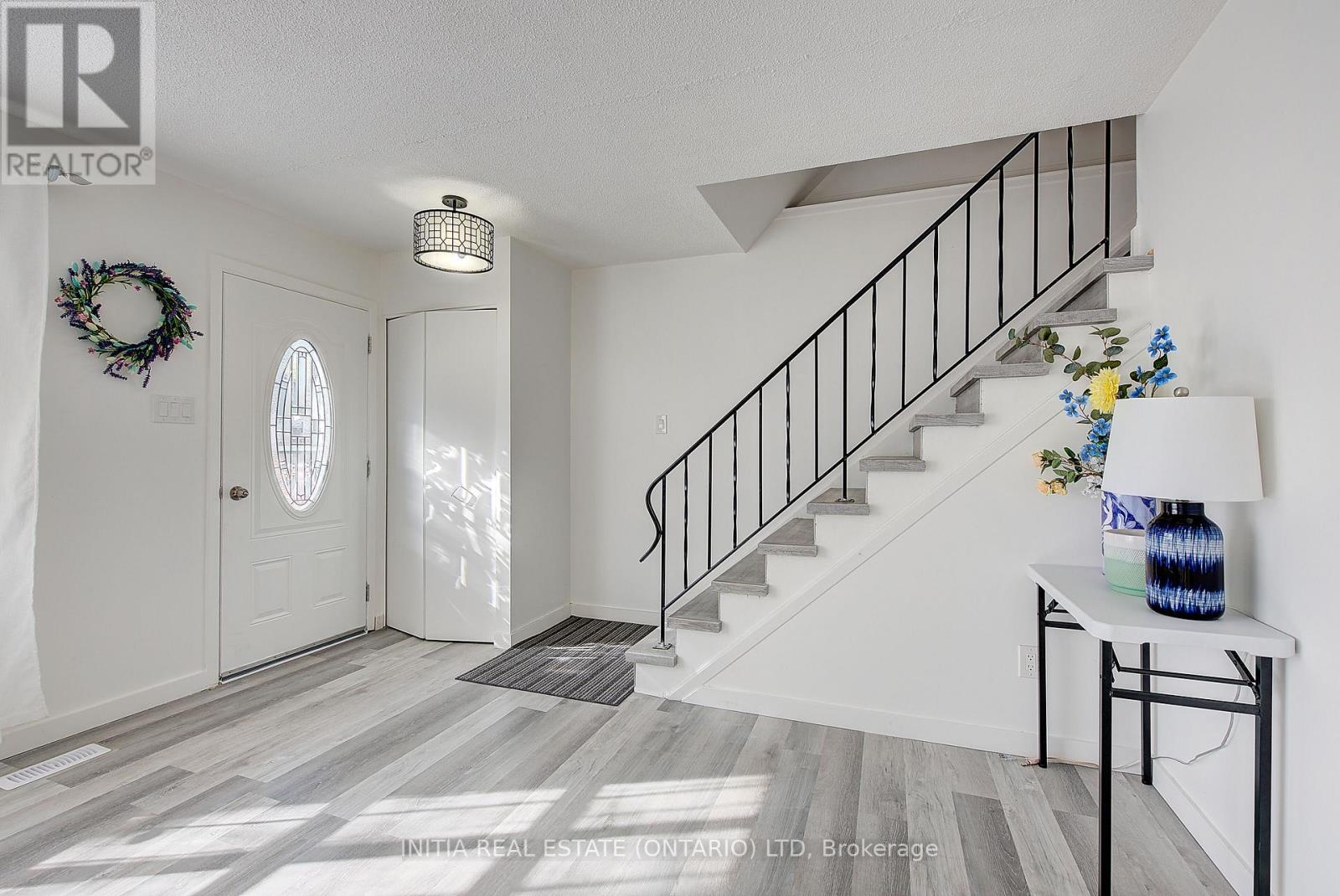 1407 Jalna Boulevard, London South, Ontario  N6E 2G4 - Photo 6 - X12468047