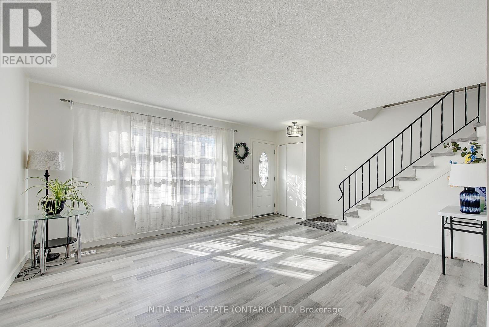 1407 Jalna Boulevard, London South, Ontario  N6E 2G4 - Photo 8 - X12468047