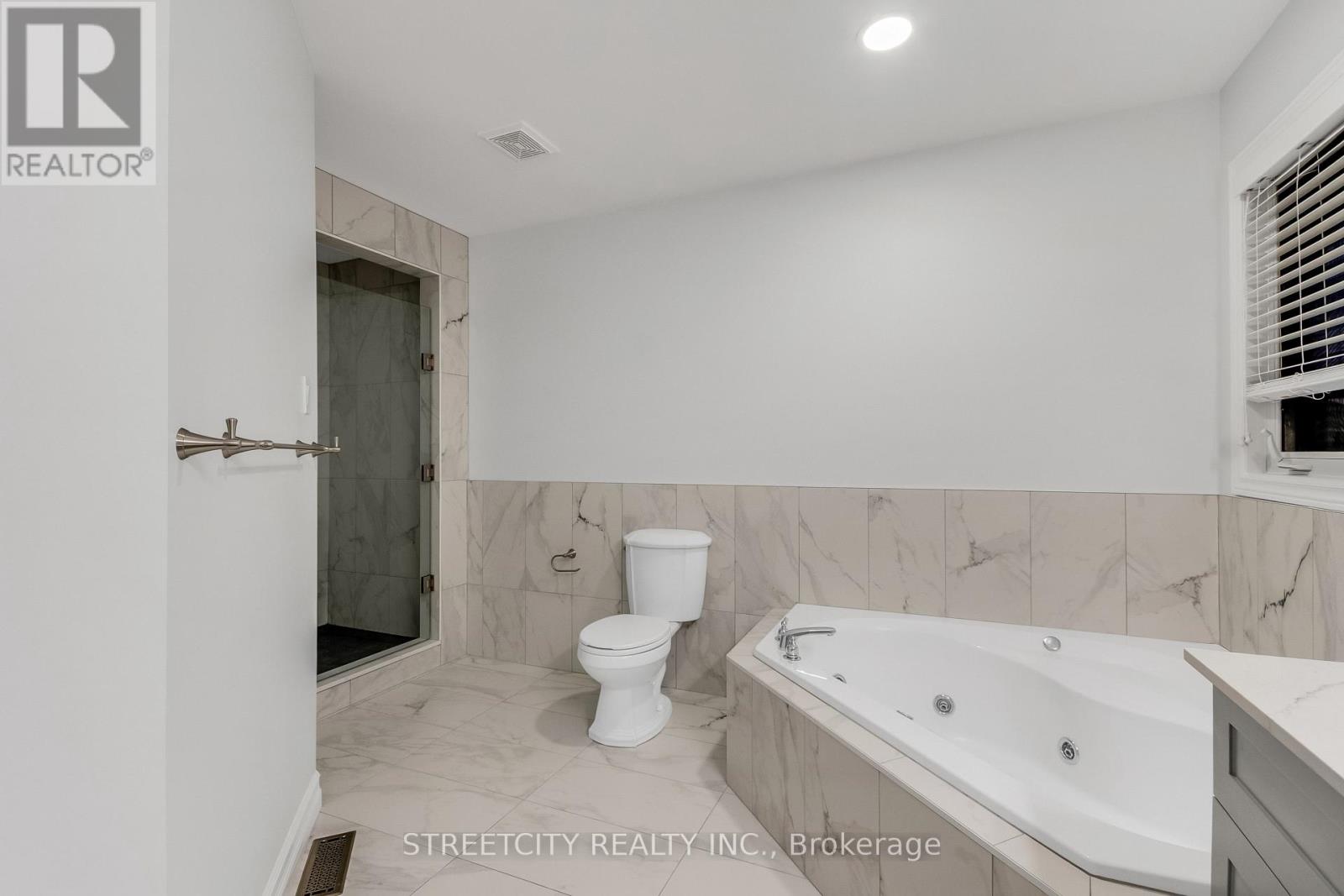 328 Plane Tree Drive, London North, Ontario  N6G 5J4 - Photo 22 - X12468068