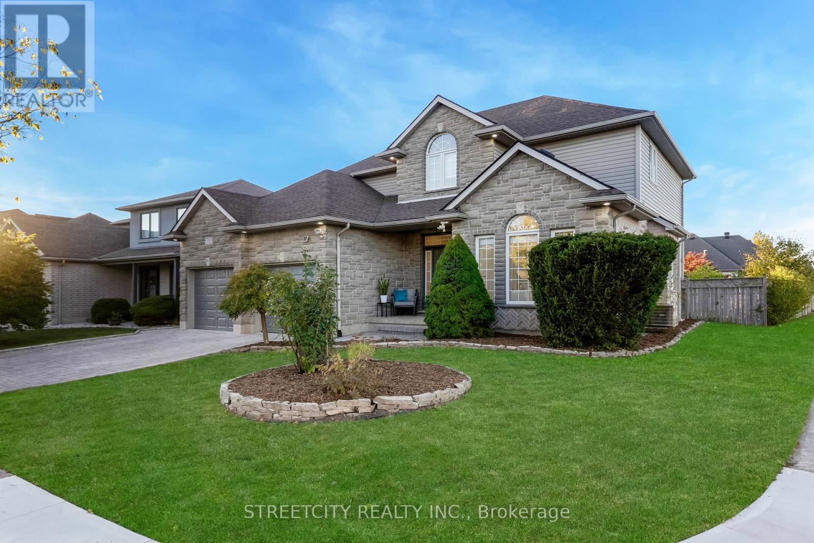 328 Plane Tree Drive, London North, Ontario  N6G 5J4 - Photo 3 - X12468068