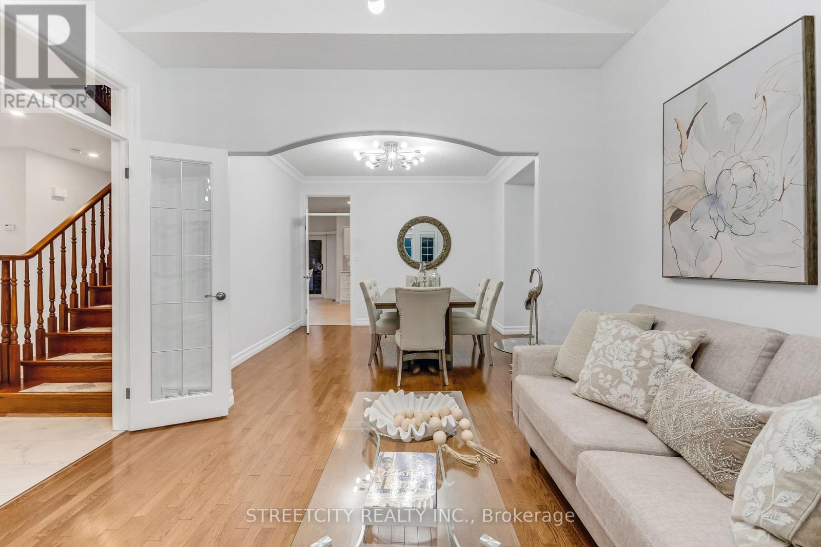 328 Plane Tree Drive, London North, Ontario  N6G 5J4 - Photo 6 - X12468068