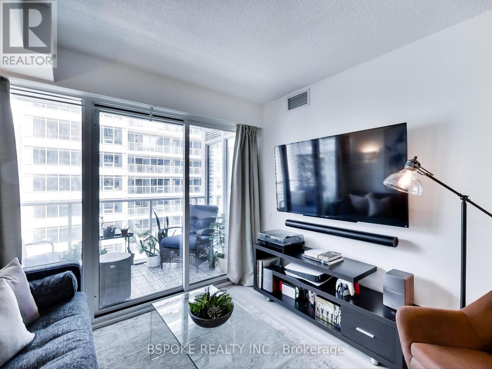 1910 - 19 Bathurst Street, Toronto, Ontario  M5V 0N2 - Photo 20 - C12467860