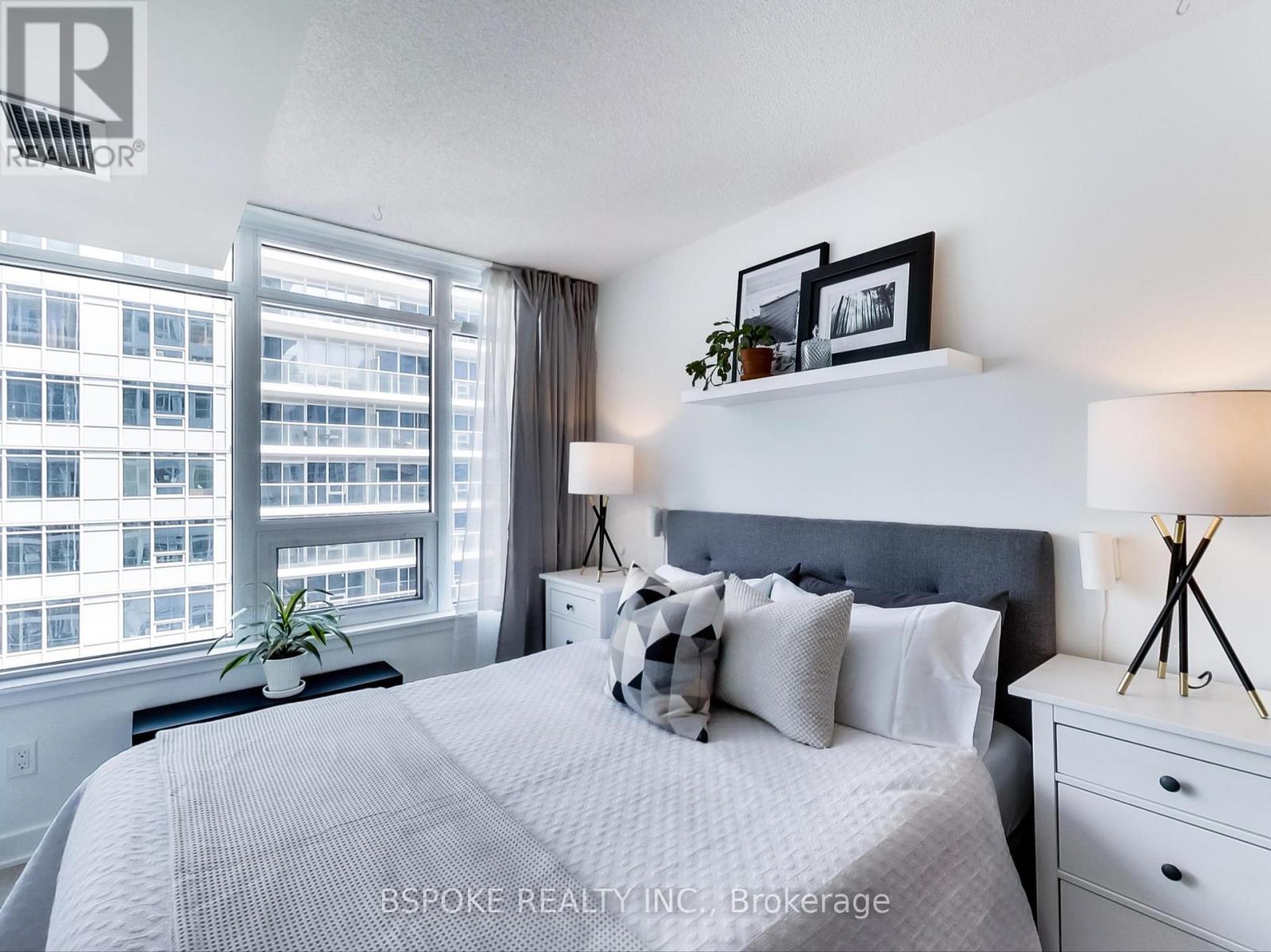 1910 - 19 Bathurst Street, Toronto, Ontario  M5V 0N2 - Photo 27 - C12467860