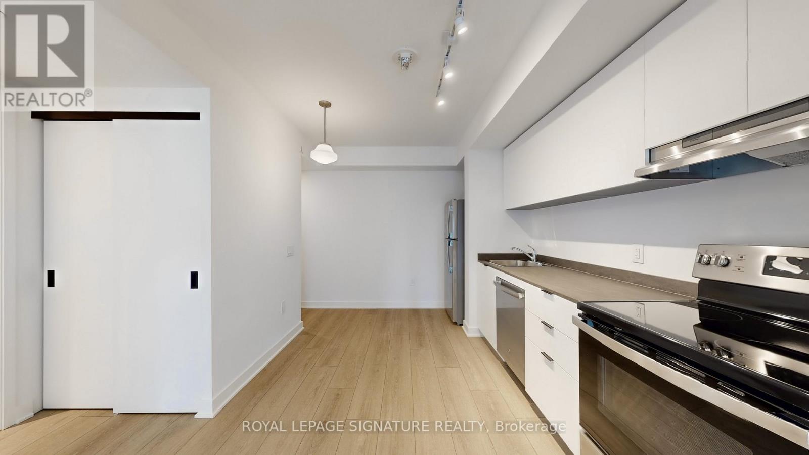 508 - 61 Charles Street E, Toronto, Ontario  M4Y 0K7 - Photo 2 - C12467877