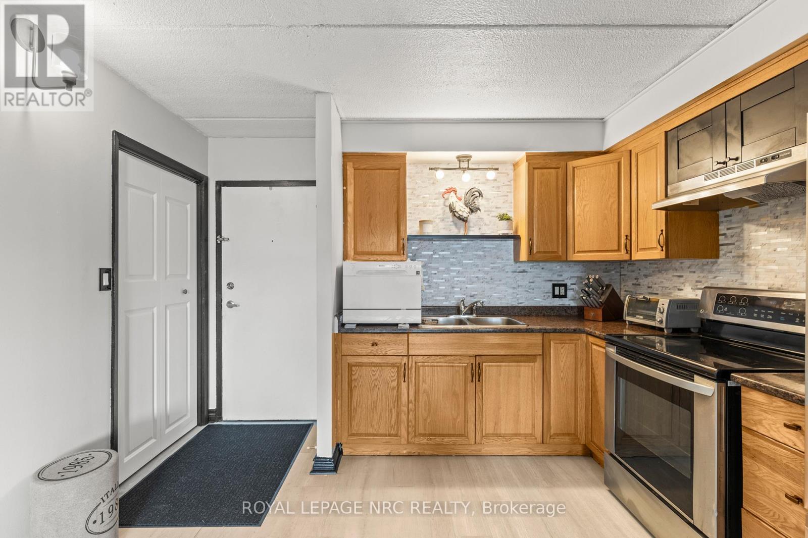 215 - 41 Rykert Street, St. Catharines, Ontario  L2S 3A4 - Photo 5 - X12467925