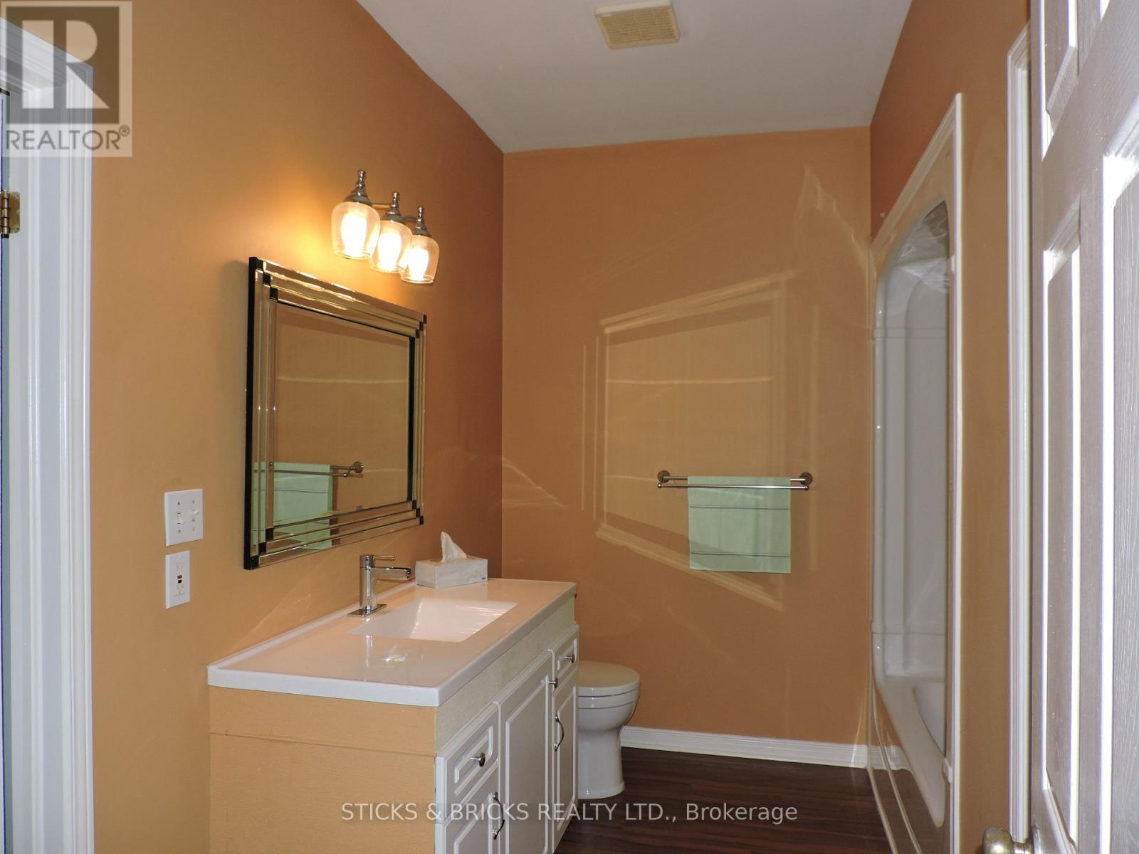 27 - 5070 Drummond Road, Niagara Falls, Ontario  L2E 6E4 - Photo 15 - X12467985