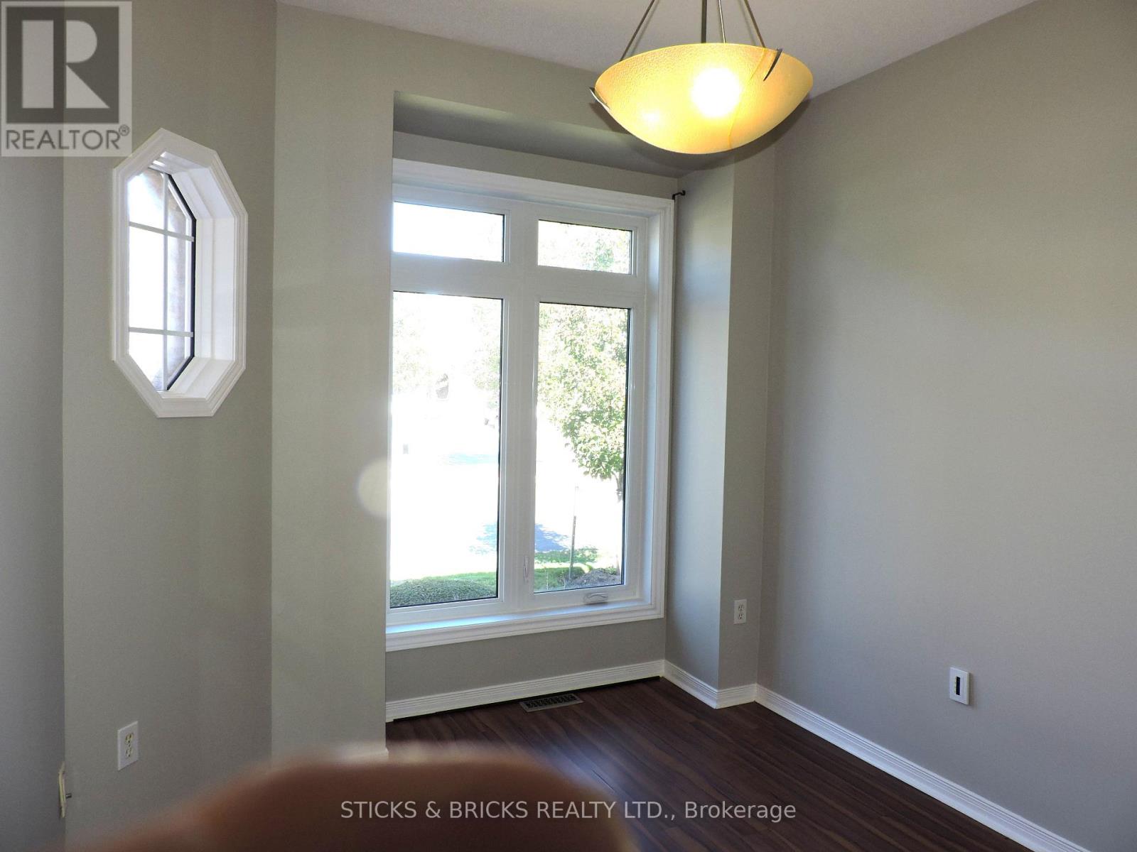 27 - 5070 Drummond Road, Niagara Falls, Ontario  L2E 6E4 - Photo 18 - X12467985