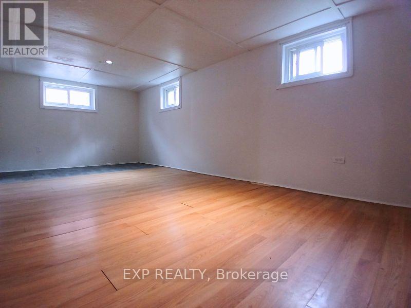 LOWER - 861 COSBURN AVENUE, Toronto, Ontario
