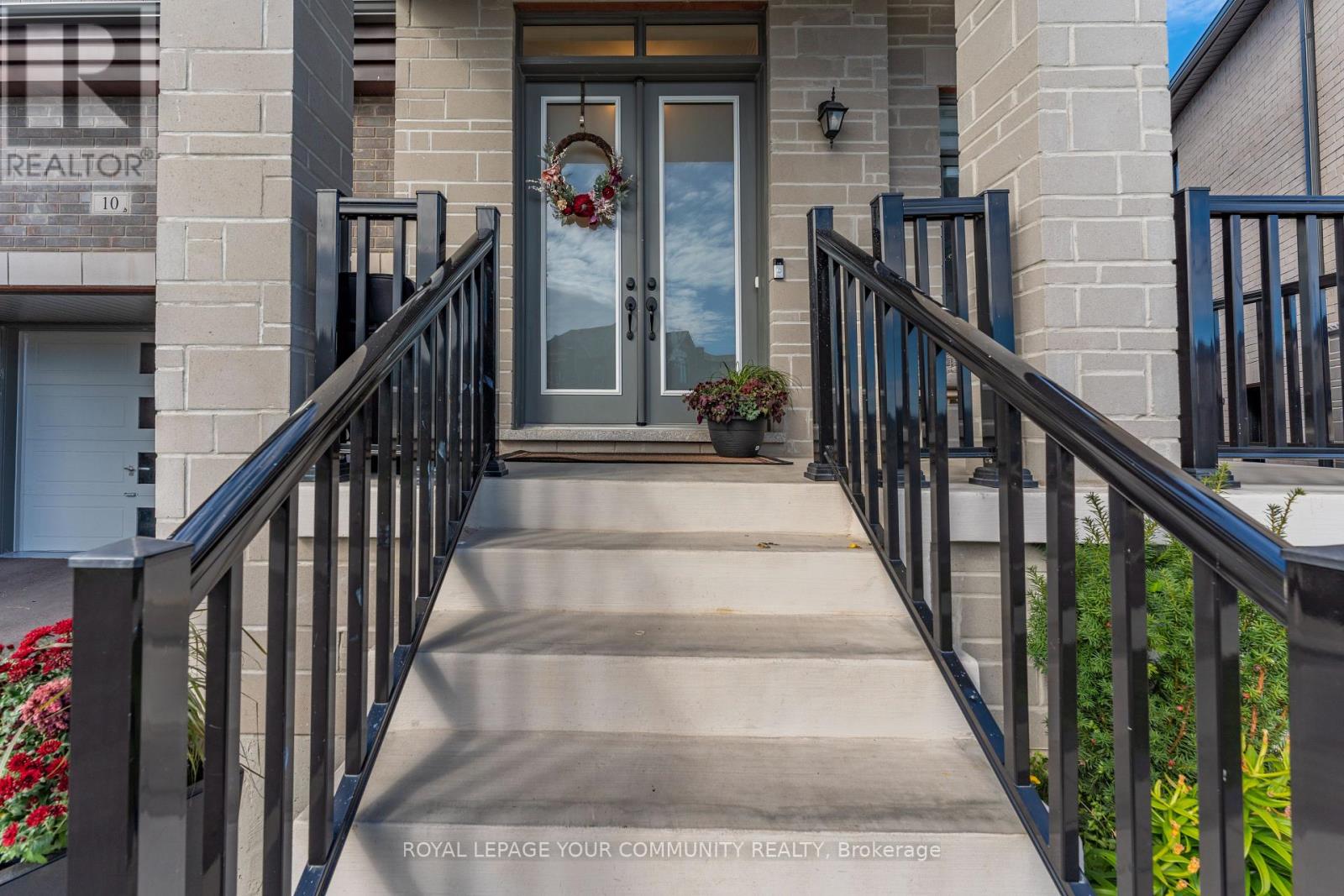 10 Priory Drive, Whitby, Ontario  L1P 0K9 - Photo 5 - E12467868