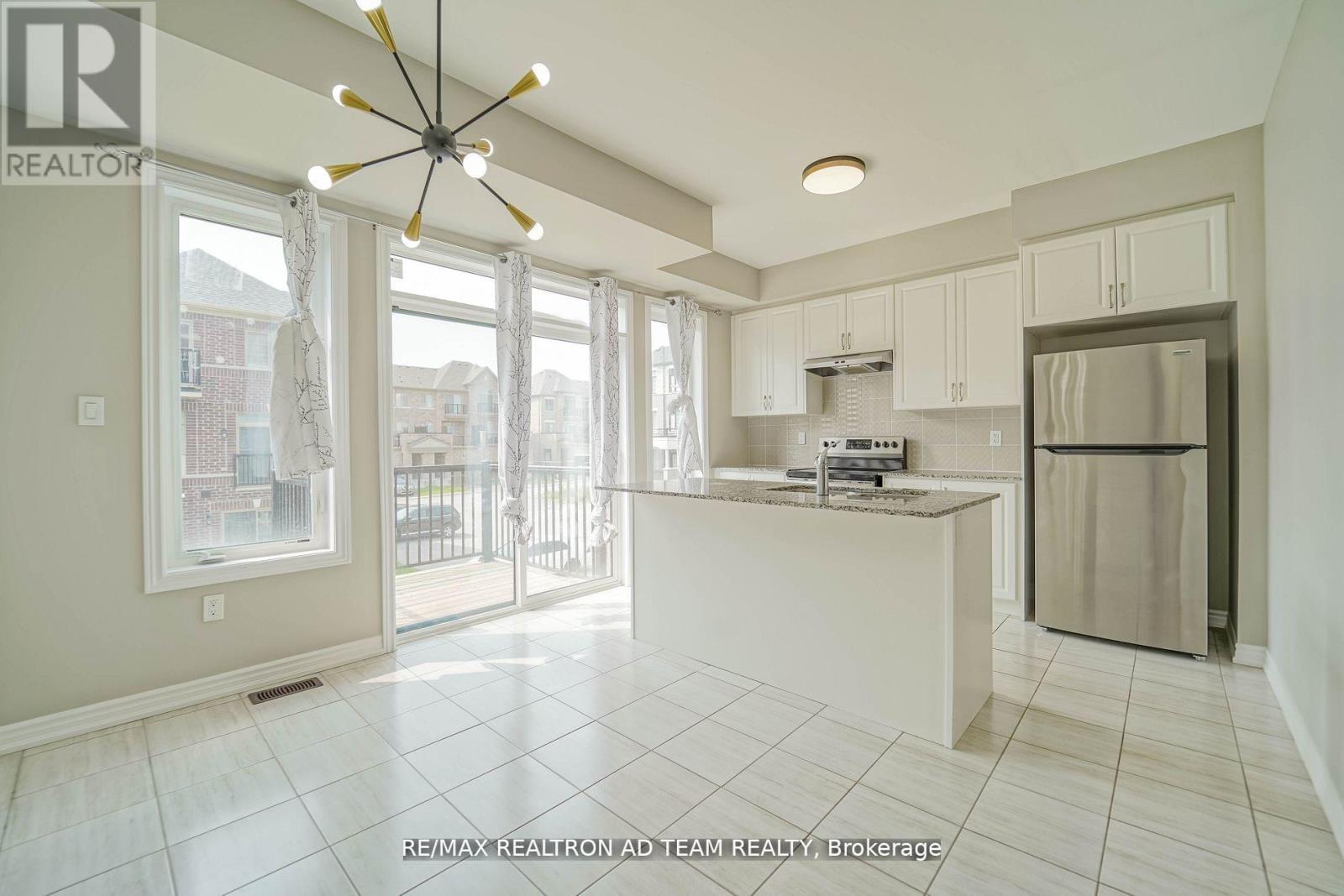 13 Hallmark Way, Whitby, Ontario  L1P 0K2 - Photo 14 - E12467891