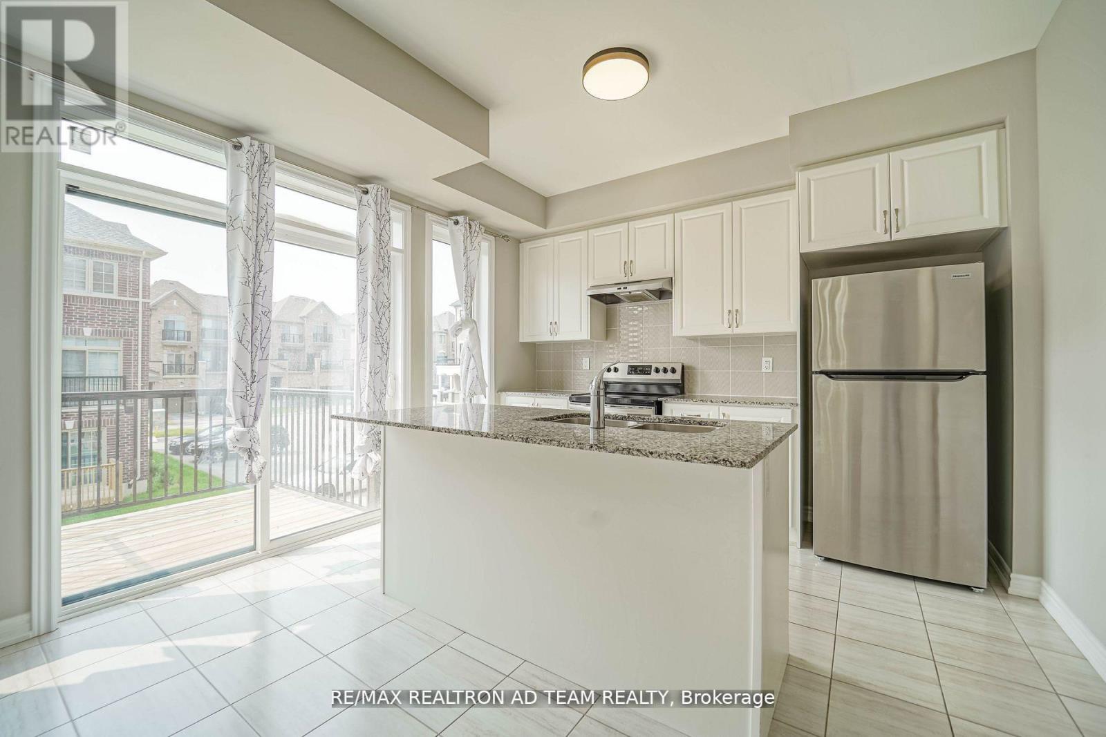 13 Hallmark Way, Whitby, Ontario  L1P 0K2 - Photo 15 - E12467891