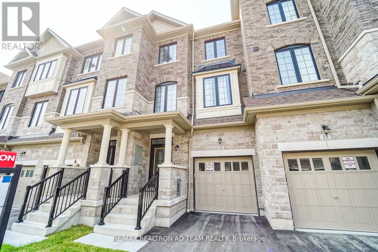 13 Hallmark Way, Whitby, Ontario  L1P 0K2 - Photo 2 - E12467891