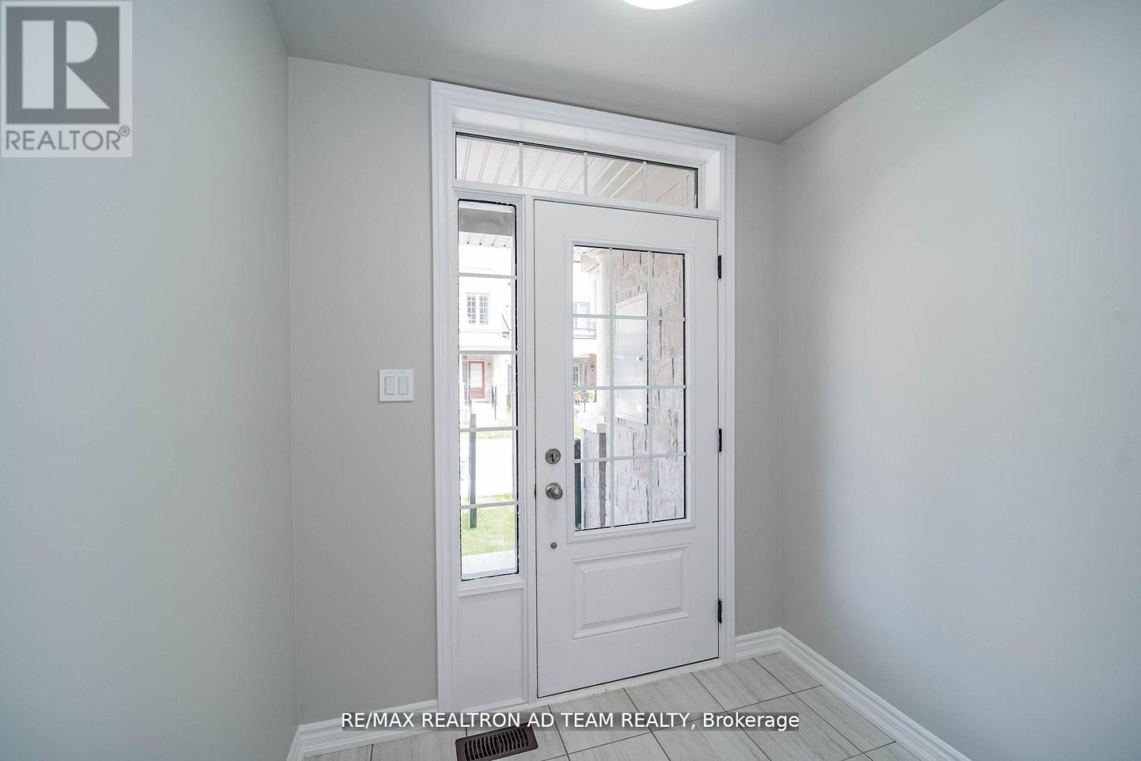 13 Hallmark Way, Whitby, Ontario  L1P 0K2 - Photo 5 - E12467891