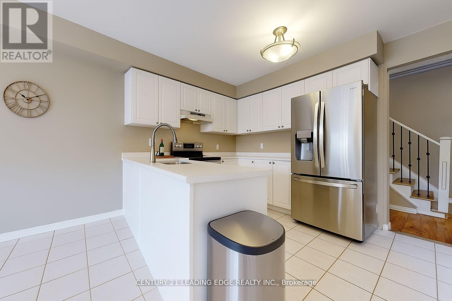 929 Glenbourne Court, Oshawa, Ontario  L1K 2P8 - Photo 9 - E12467915