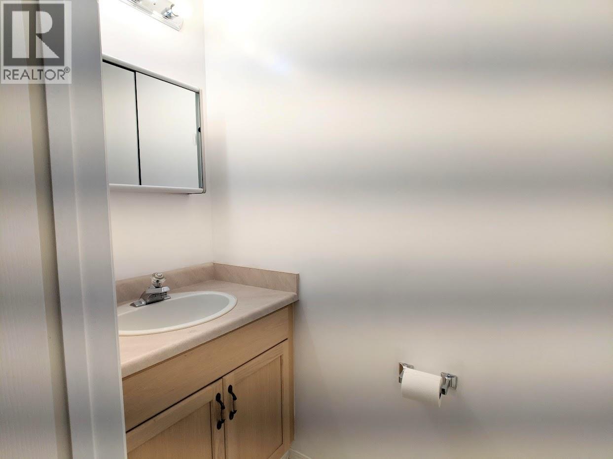 2401 12th N Street N Unit# 15, Cranbrook, British Columbia V1C 5T4 - Photo 12 - 10366001