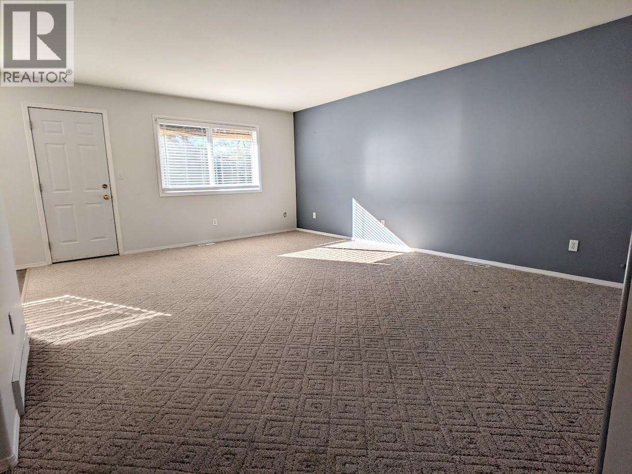 2401 12th N Street N Unit# 15, Cranbrook, British Columbia V1C 5T4 - Photo 4 - 10366001