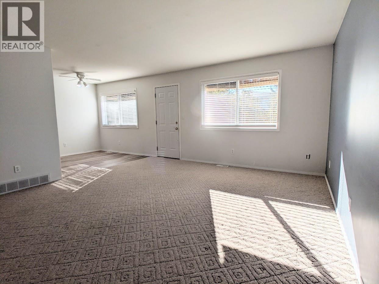 2401 12th N Street N Unit# 15, Cranbrook, British Columbia V1C 5T4 - Photo 5 - 10366001