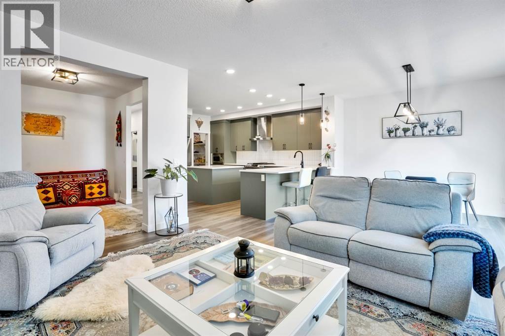 353 Walcrest View Se, Calgary, Alberta  T2X 4V8 - Photo 2 - A2260961