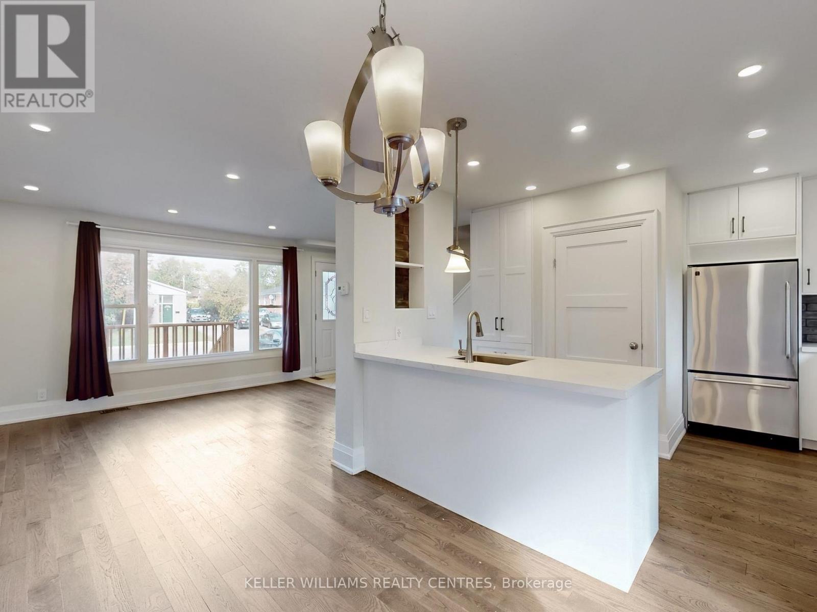 296 Taylor Mills Drive N, Richmond Hill, Ontario  L4G 2T9 - Photo 11 - N12467821