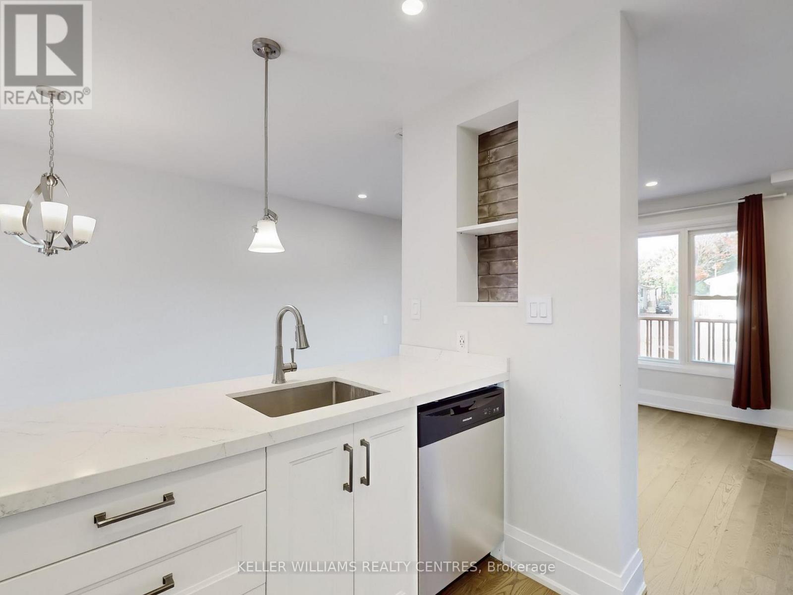 296 Taylor Mills Drive N, Richmond Hill, Ontario  L4G 2T9 - Photo 14 - N12467821