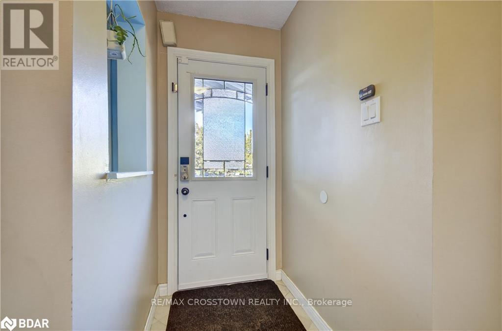 14 Corrie Crescent, Essa, Ontario  L0M 1B3 - Photo 3 - N12467837