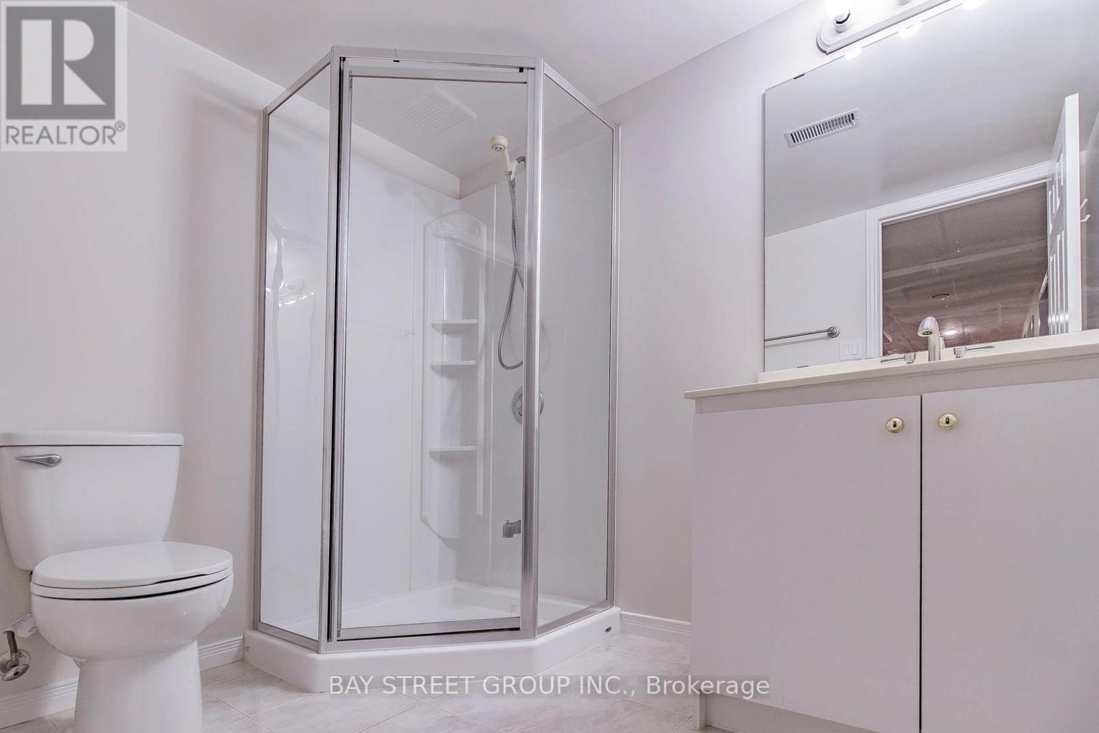 300 Fincham Avenue, Markham, Ontario  L3P 4E7 - Photo 15 - N12467893