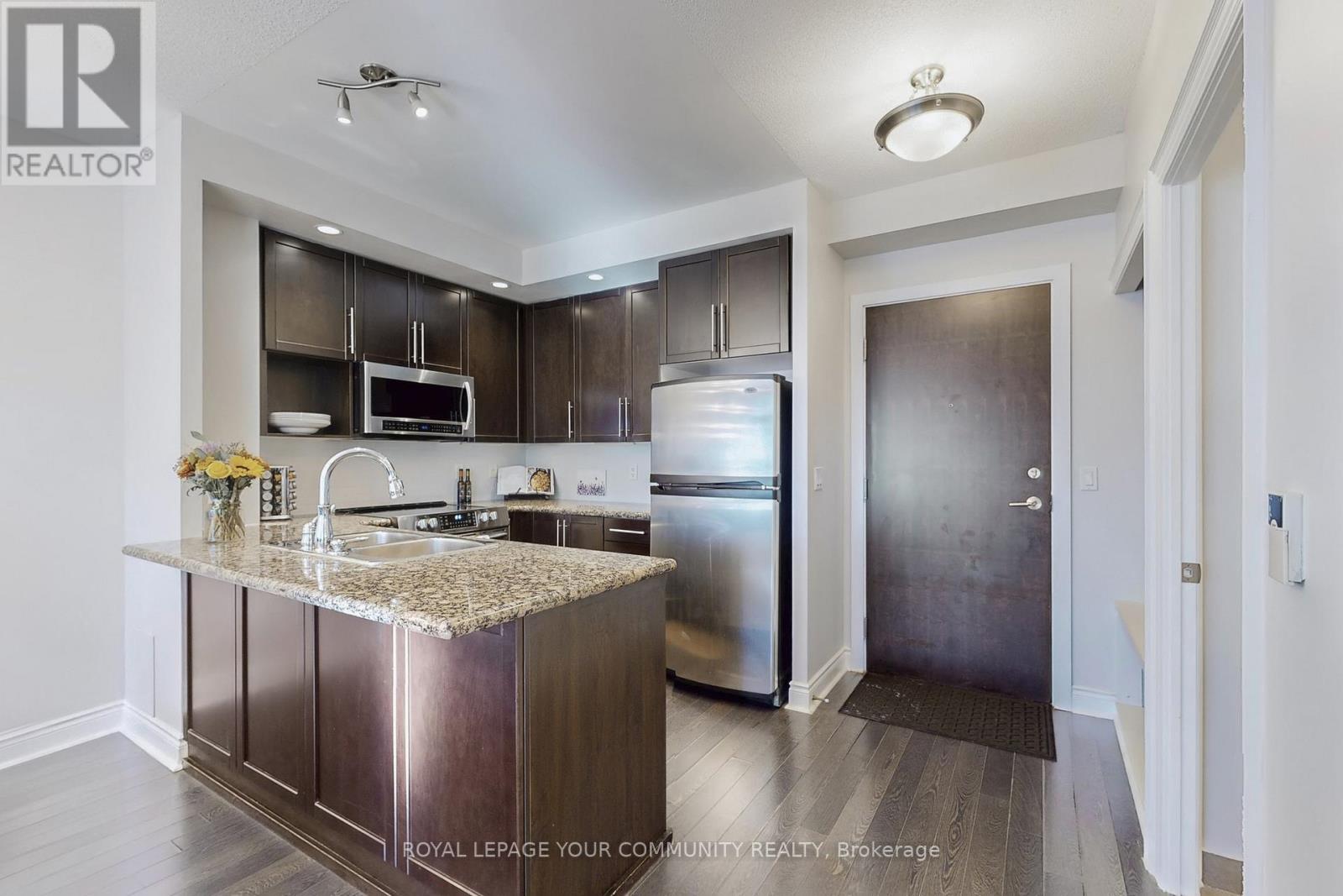 962 - 23 Cox Boulevard, Markham, Ontario  L3R 4G1 - Photo 5 - N12467897
