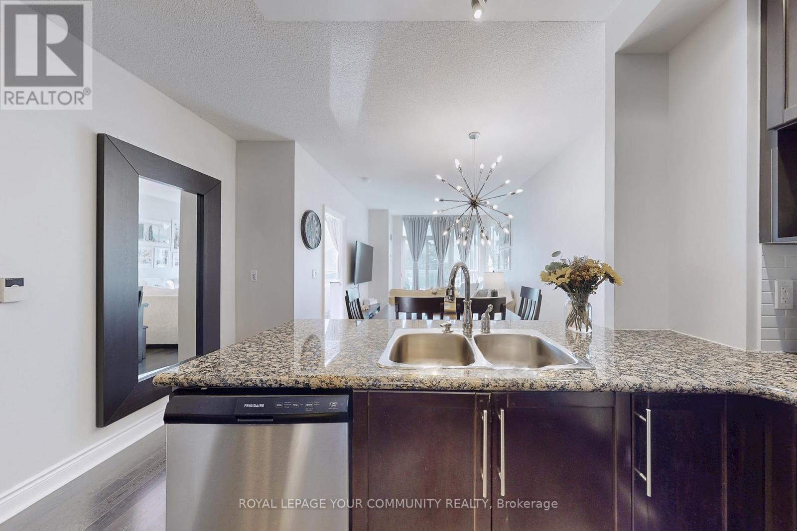 962 - 23 Cox Boulevard, Markham, Ontario  L3R 4G1 - Photo 8 - N12467897