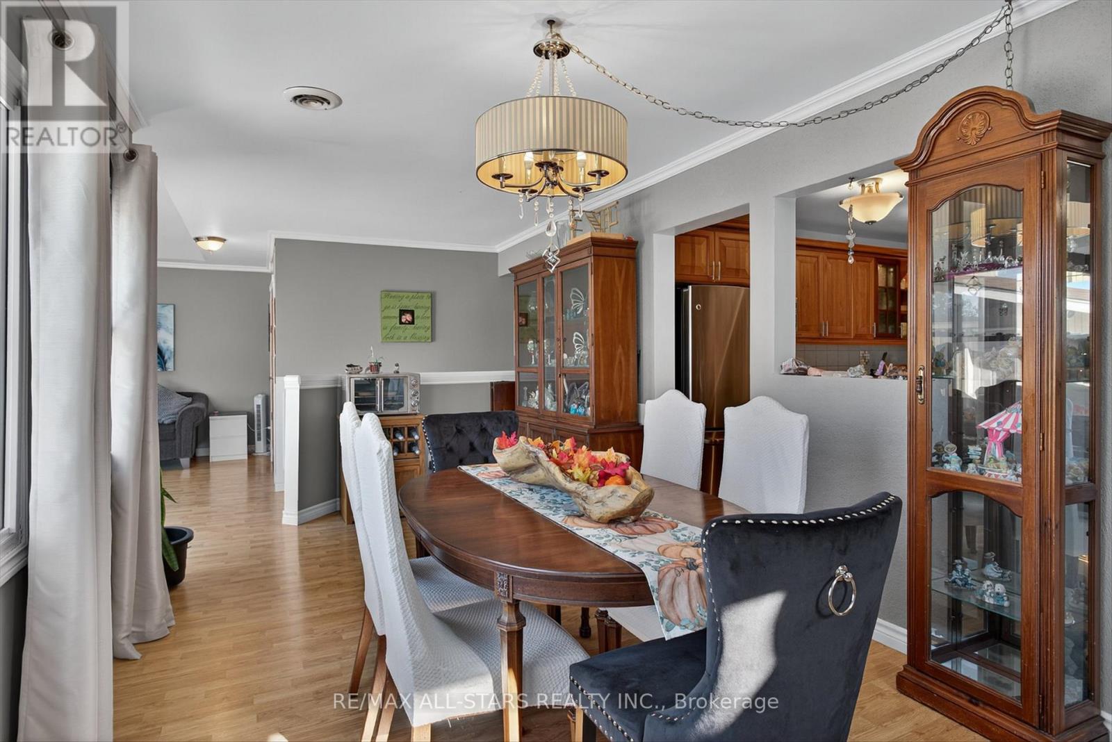 291 Angeline Street N, Kawartha Lakes (Ops), Ontario  K9V 4R1 - Photo 8 - X12467963