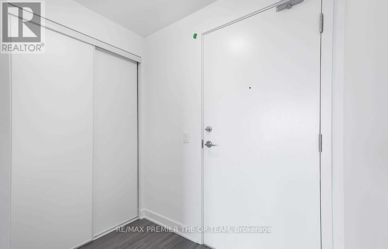 416 - 681 Yonge Street, Barrie, Ontario  L9J 0K1 - Photo 3 - S12467896