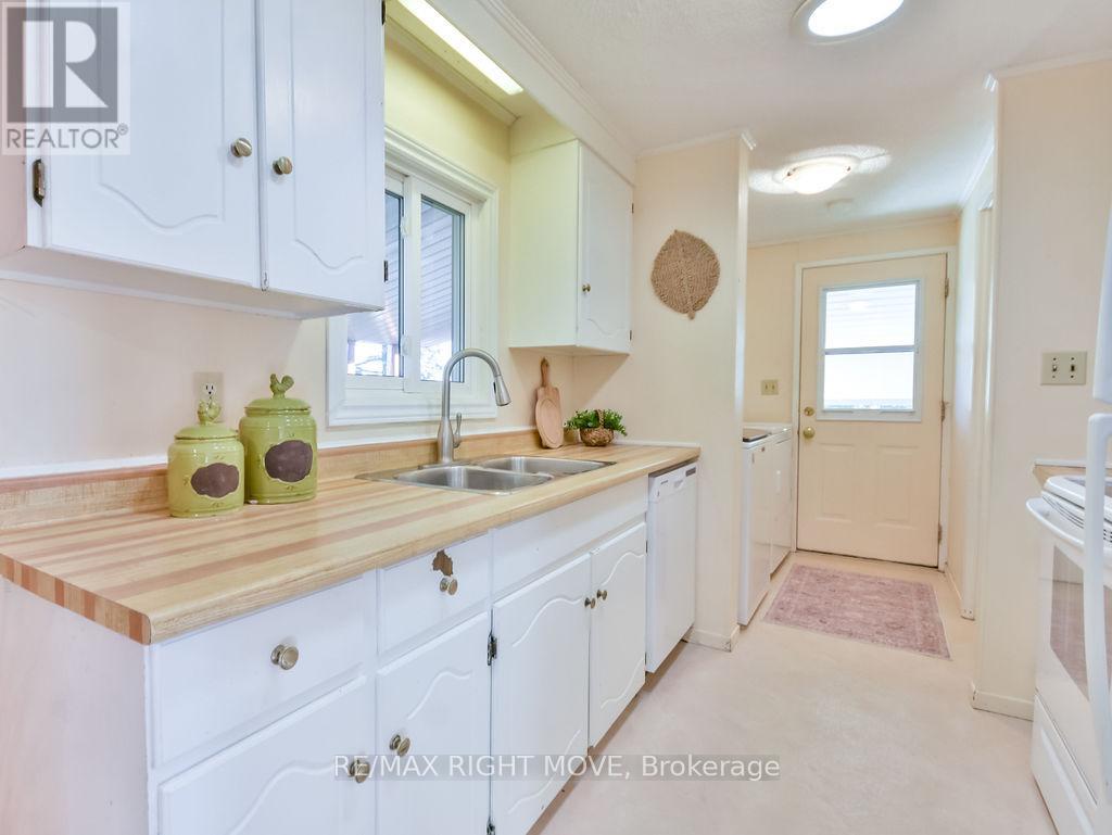 95 Cameron Drive, Oro-Medonte, Ontario  L0L 1T0 - Photo 15 - S12467906