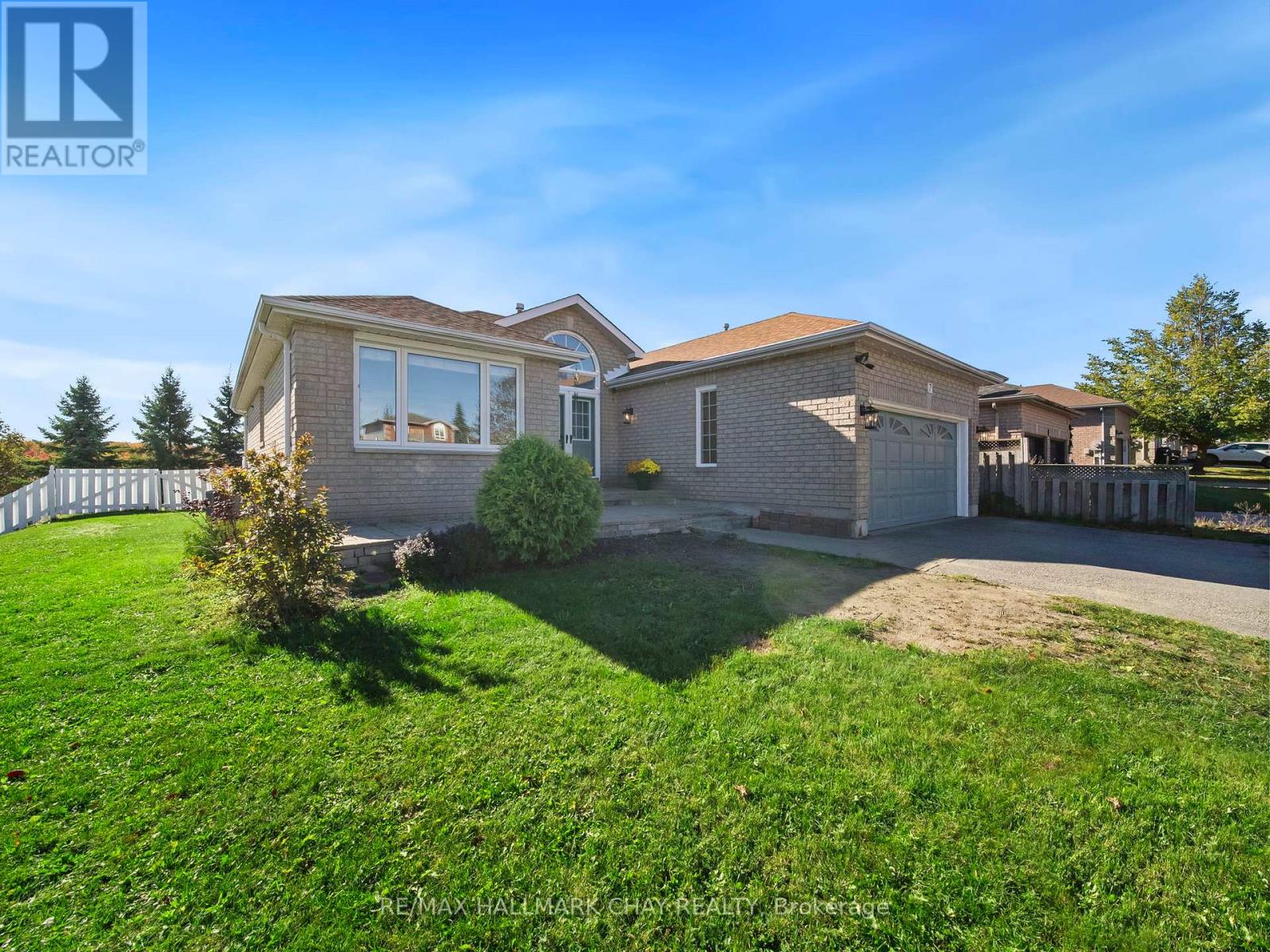 7 Assiniboine Drive, Barrie, Ontario  L4N 8G4 - Photo 2 - S12467907