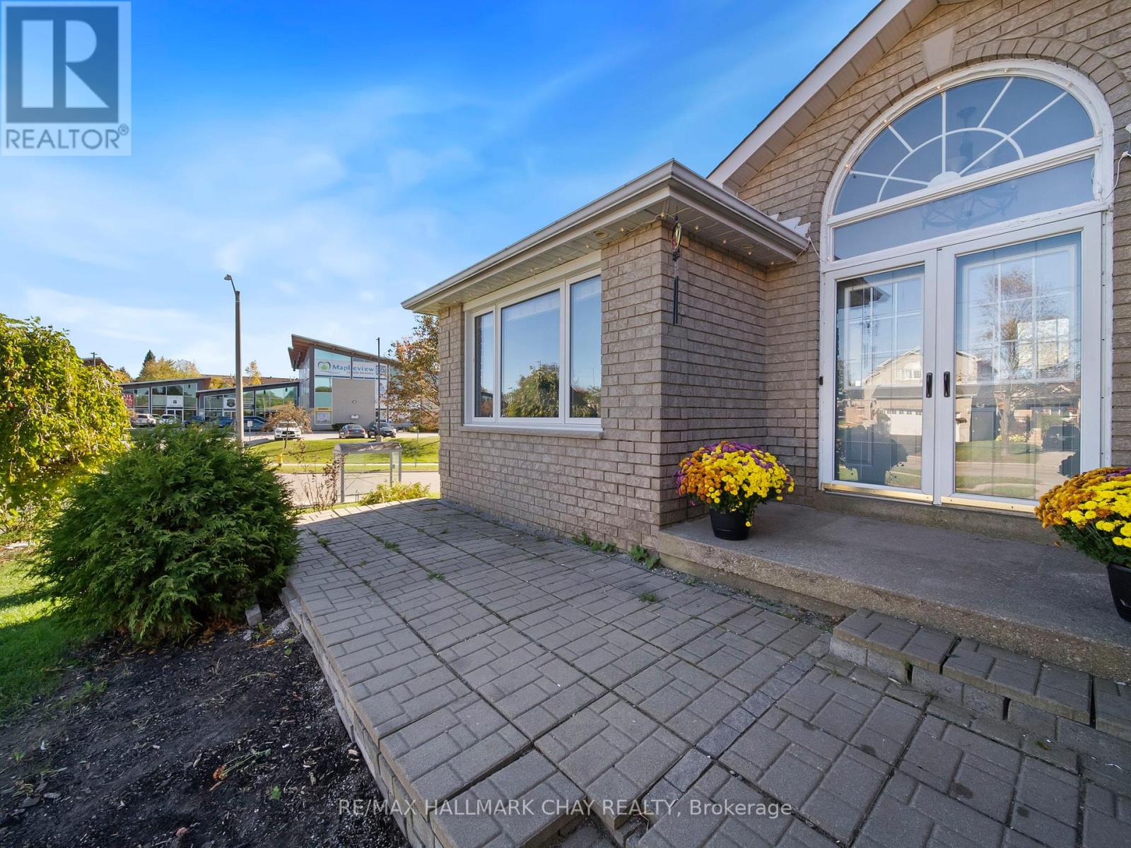 7 Assiniboine Drive, Barrie, Ontario  L4N 8G4 - Photo 3 - S12467907