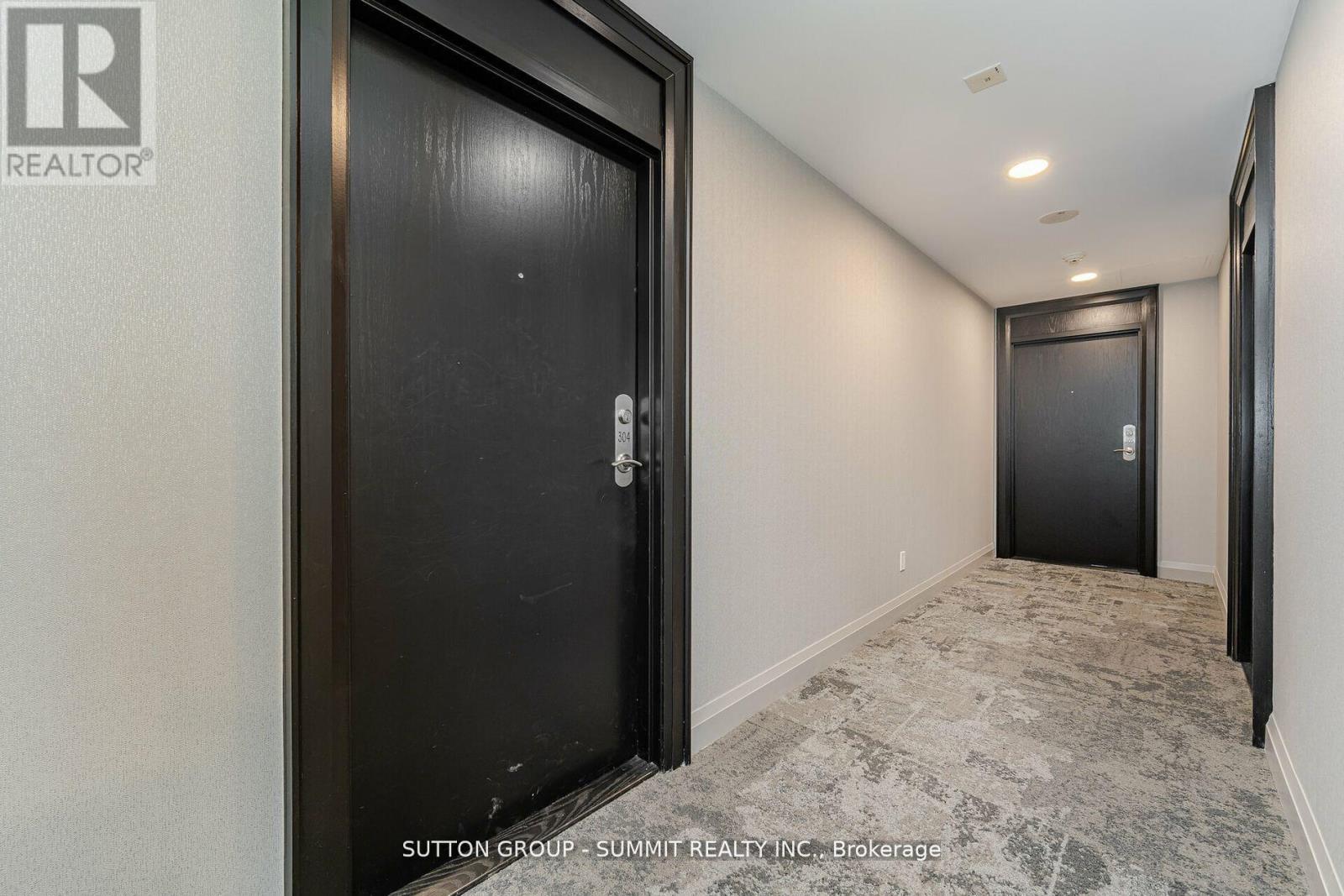 304 - 15 Windermere Avenue, Toronto, Ontario  M6S 5A2 - Photo 4 - W12467819