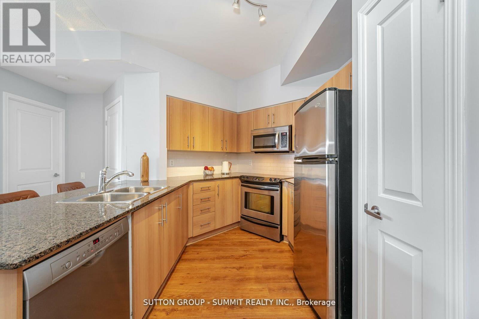 304 - 15 Windermere Avenue, Toronto, Ontario  M6S 5A2 - Photo 9 - W12467819