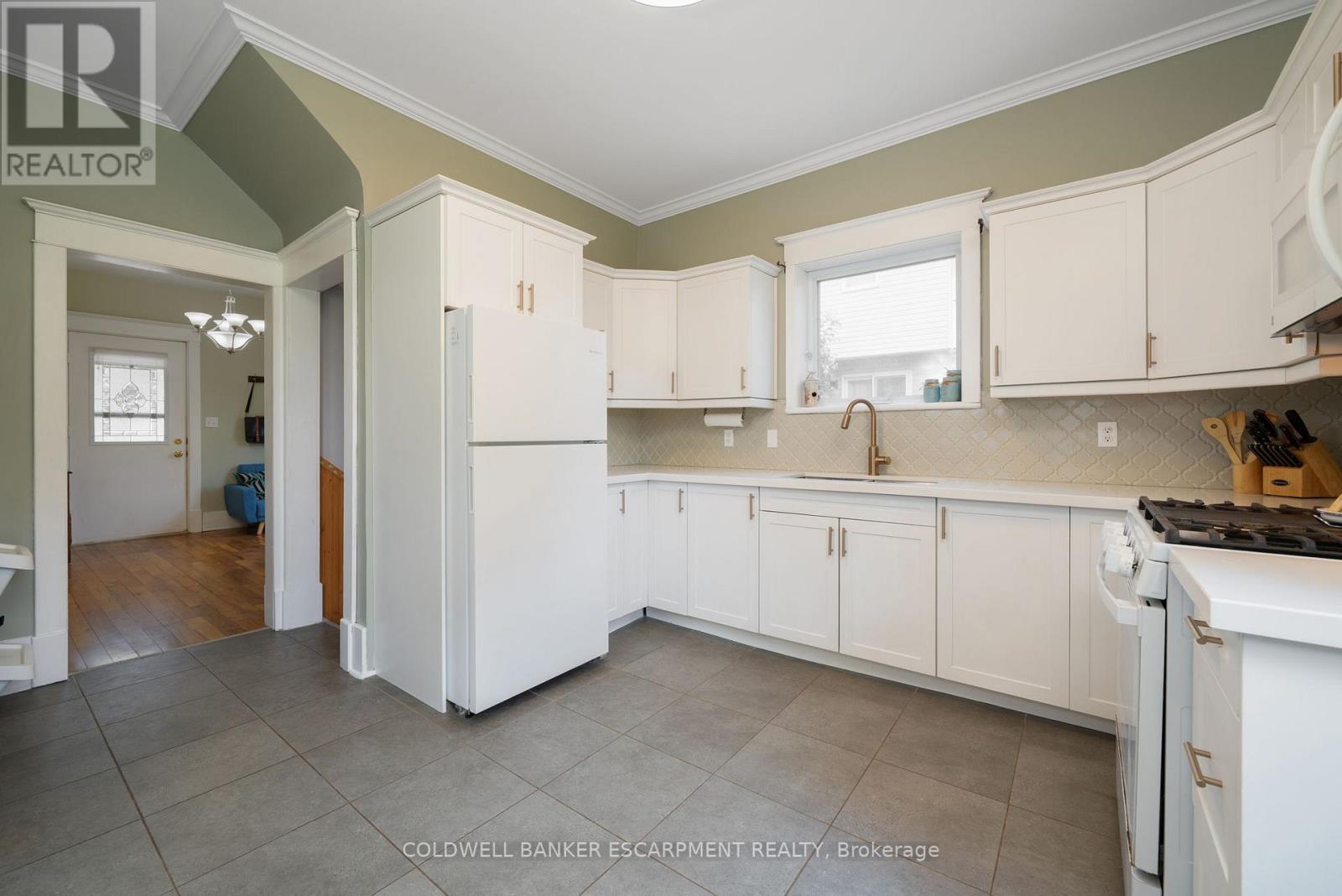 44 Church Street E, Halton Hills, Ontario  L7J 1K5 - Photo 17 - W12467822