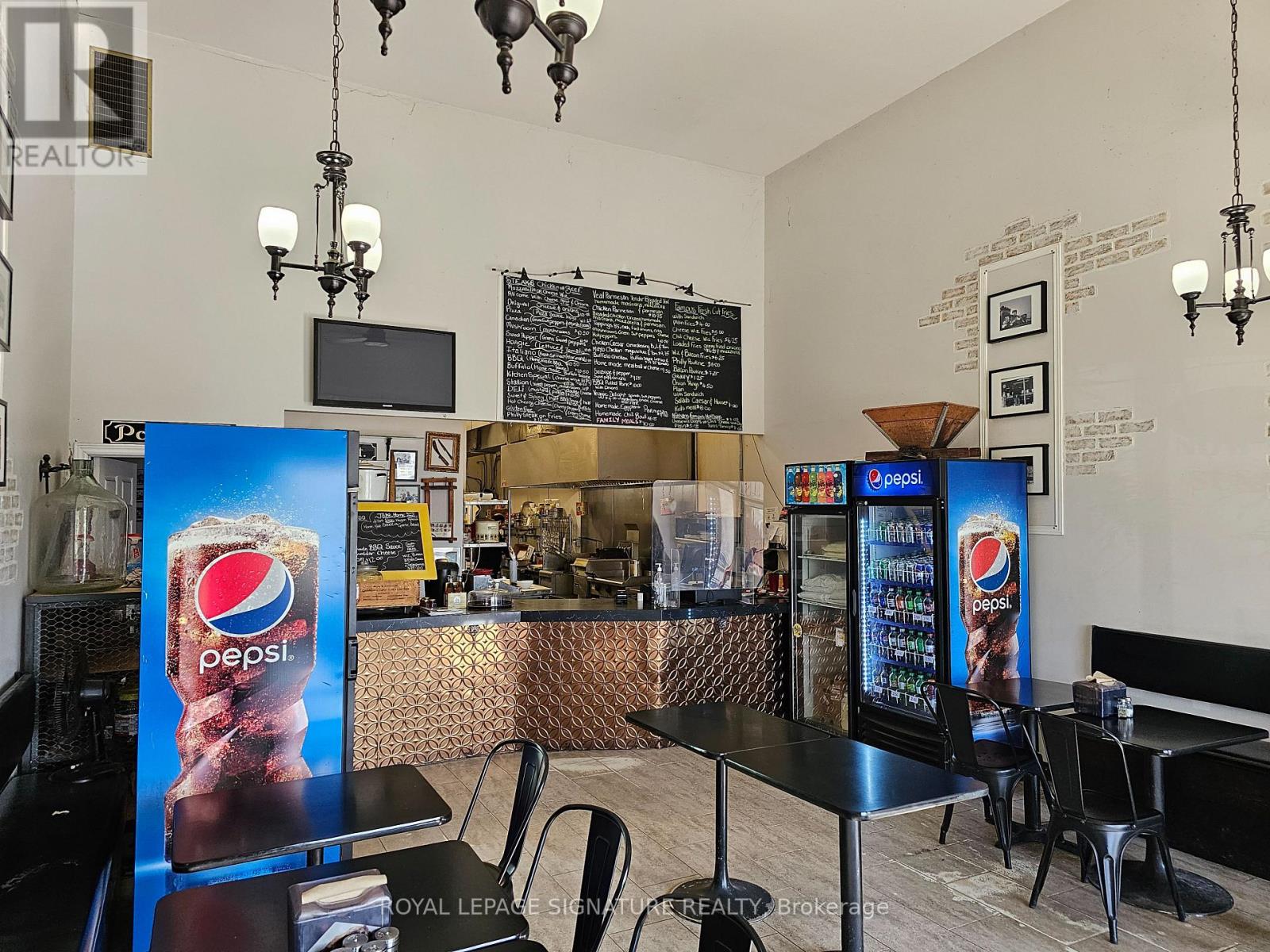 281 Broadway, Orangeville, Ontario  L9W 1L2 - Photo 4 - W12467824