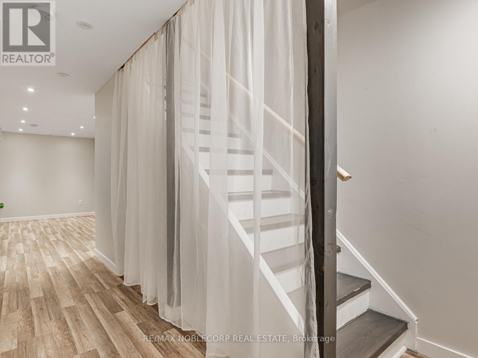 8 Rolling Hills Lane, Caledon, Ontario  L7E 1T9 - Photo 24 - W12467830