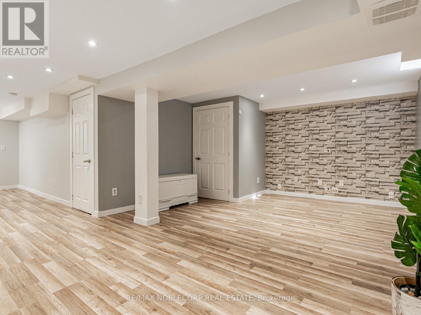 8 Rolling Hills Lane, Caledon, Ontario  L7E 1T9 - Photo 27 - W12467830