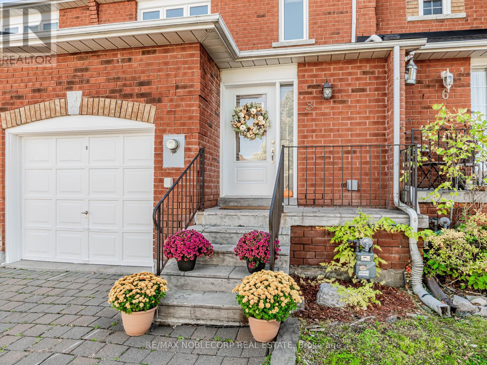 8 Rolling Hills Lane, Caledon, Ontario  L7E 1T9 - Photo 3 - W12467830