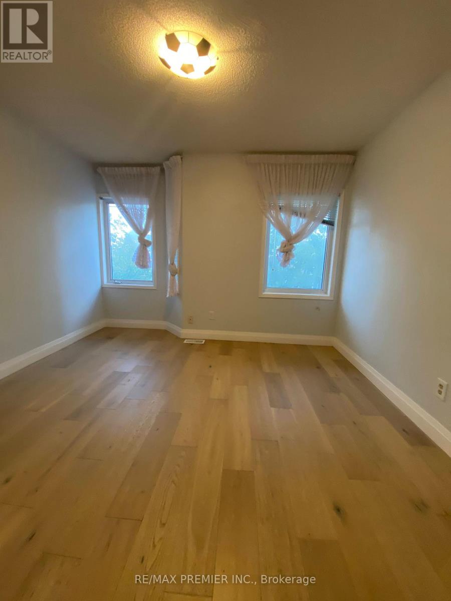 Upper - 1524 Dupont Street, Toronto, Ontario  M6P 4G7 - Photo 4 - W12467831