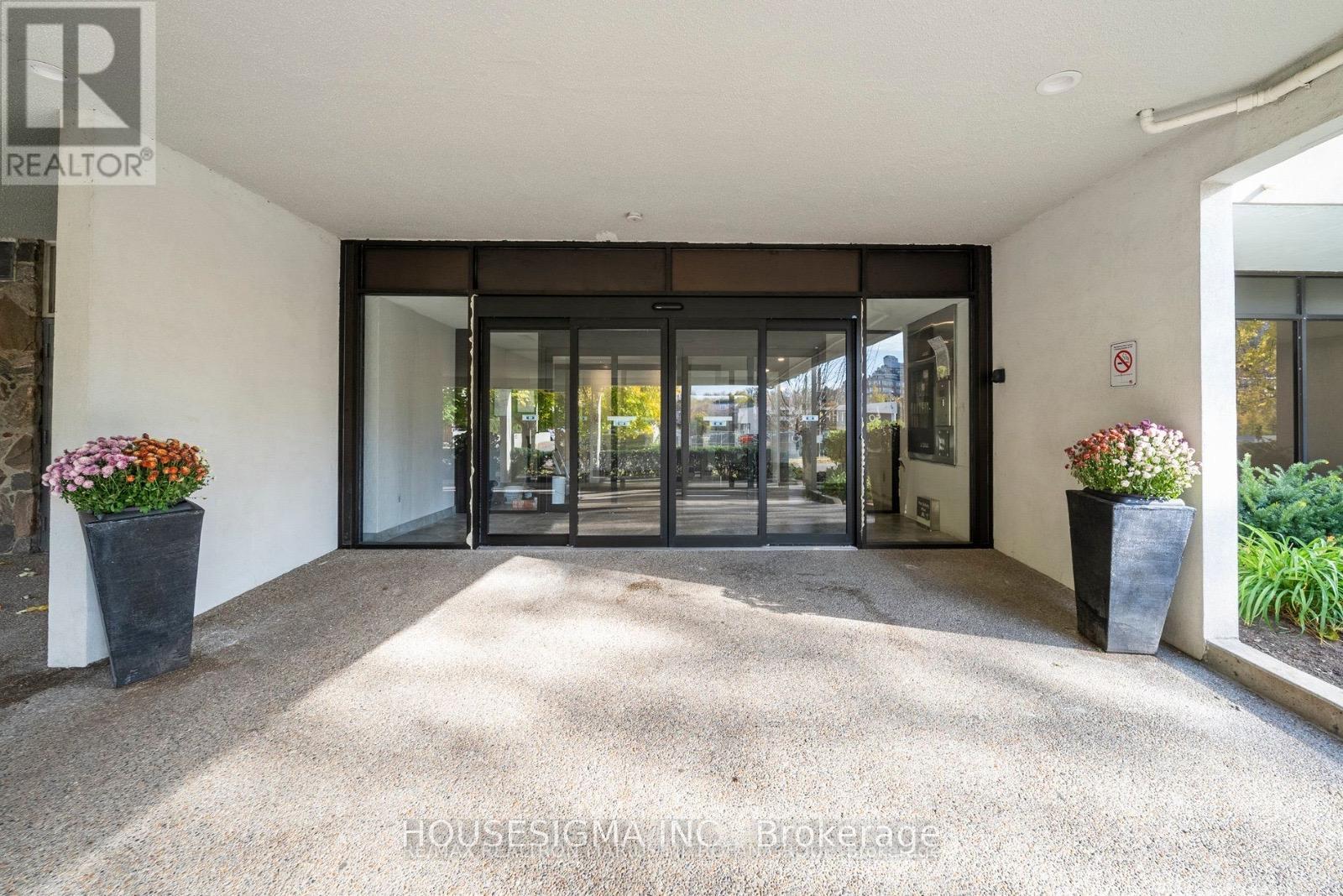 1607 - 45 Southport Street, Toronto, Ontario  M6S 3N5 - Photo 2 - W12467851
