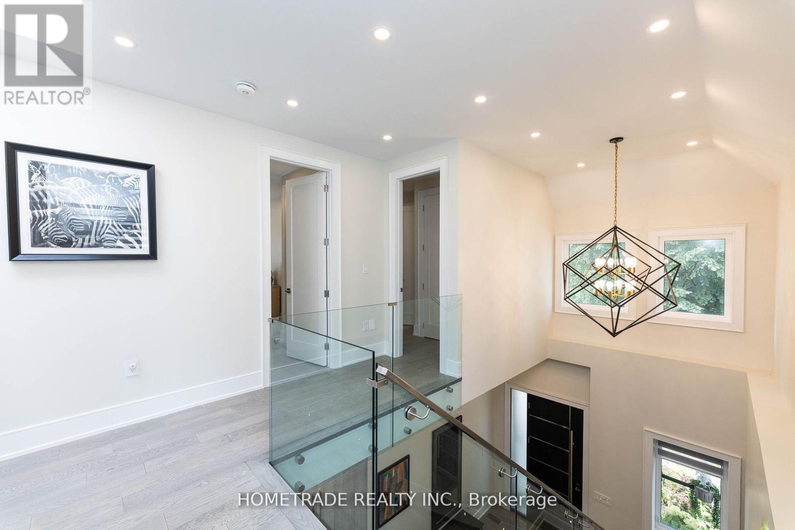 53 Culnan Avenue E, Toronto, Ontario  M8Z 5B1 - Photo 10 - W12467879