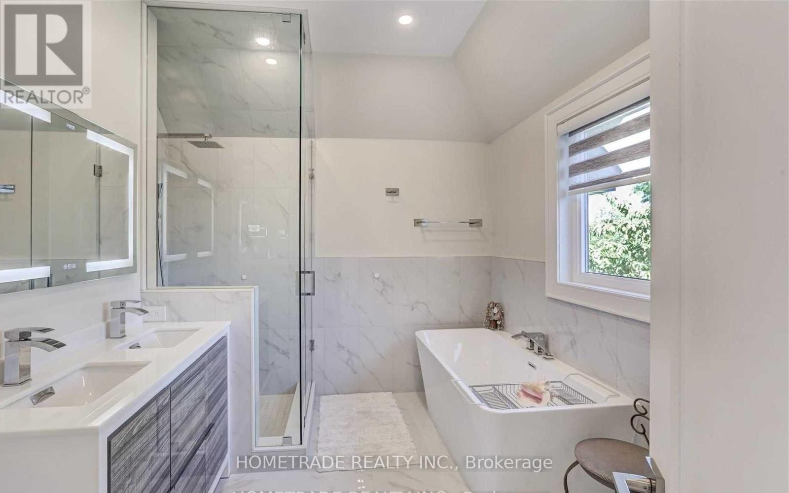 53 Culnan Avenue E, Toronto, Ontario  M8Z 5B1 - Photo 15 - W12467879