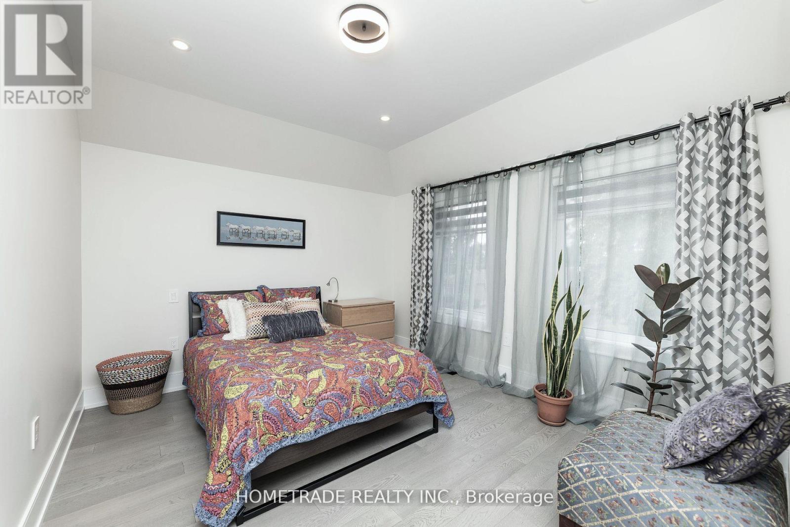 53 Culnan Avenue E, Toronto, Ontario  M8Z 5B1 - Photo 17 - W12467879