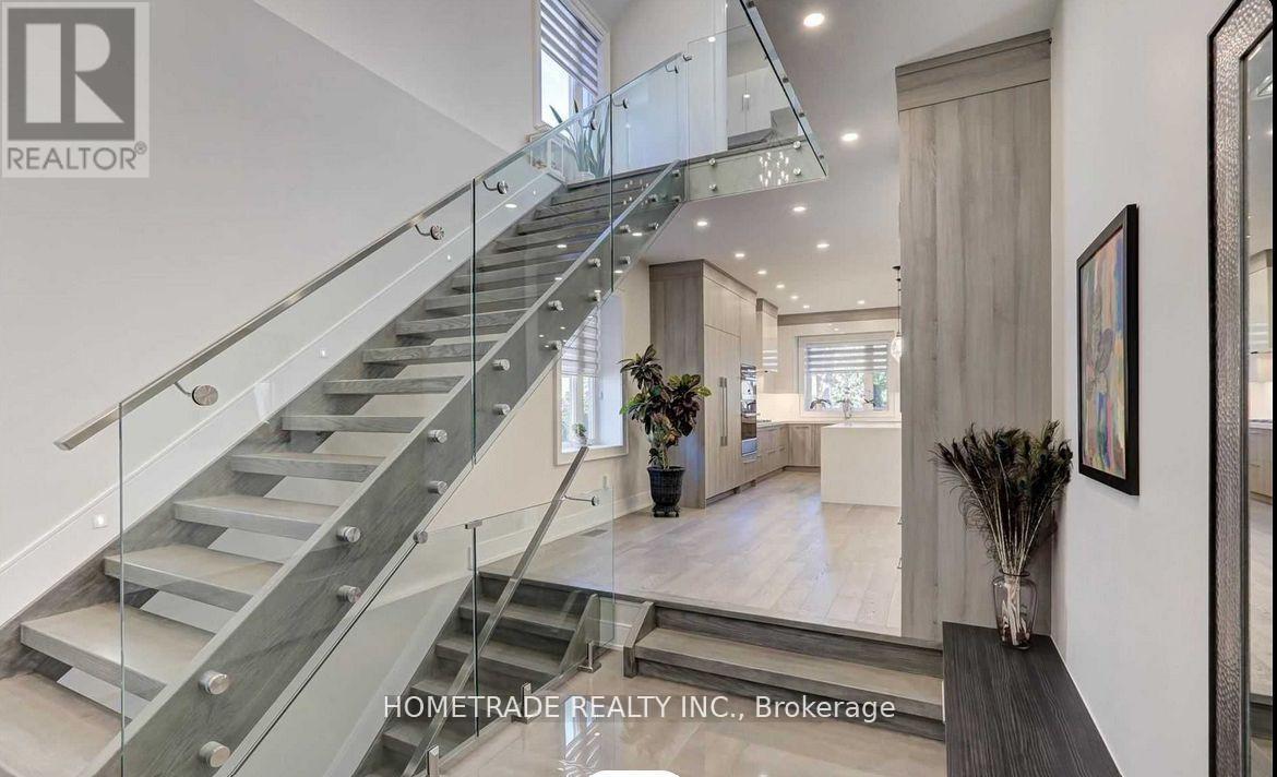 53 Culnan Avenue E, Toronto, Ontario  M8Z 5B1 - Photo 3 - W12467879