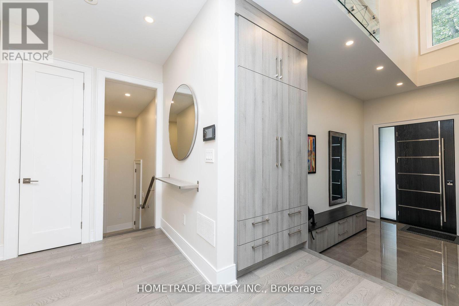 53 Culnan Avenue E, Toronto, Ontario  M8Z 5B1 - Photo 5 - W12467879
