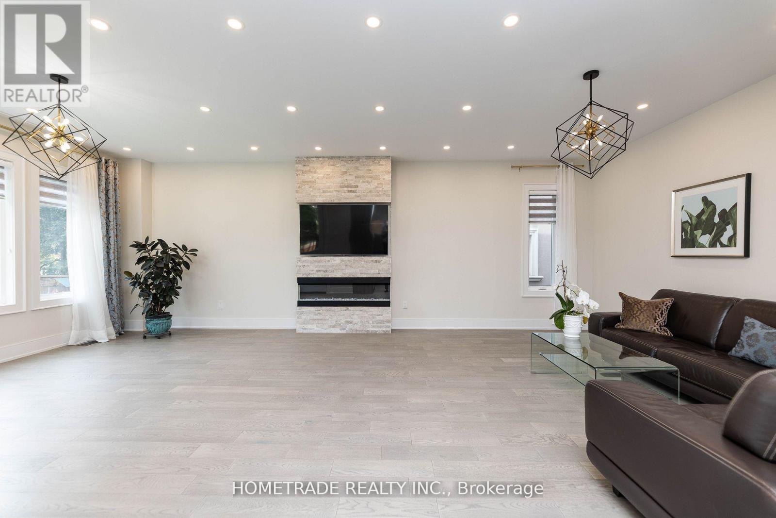 53 Culnan Avenue E, Toronto, Ontario  M8Z 5B1 - Photo 9 - W12467879