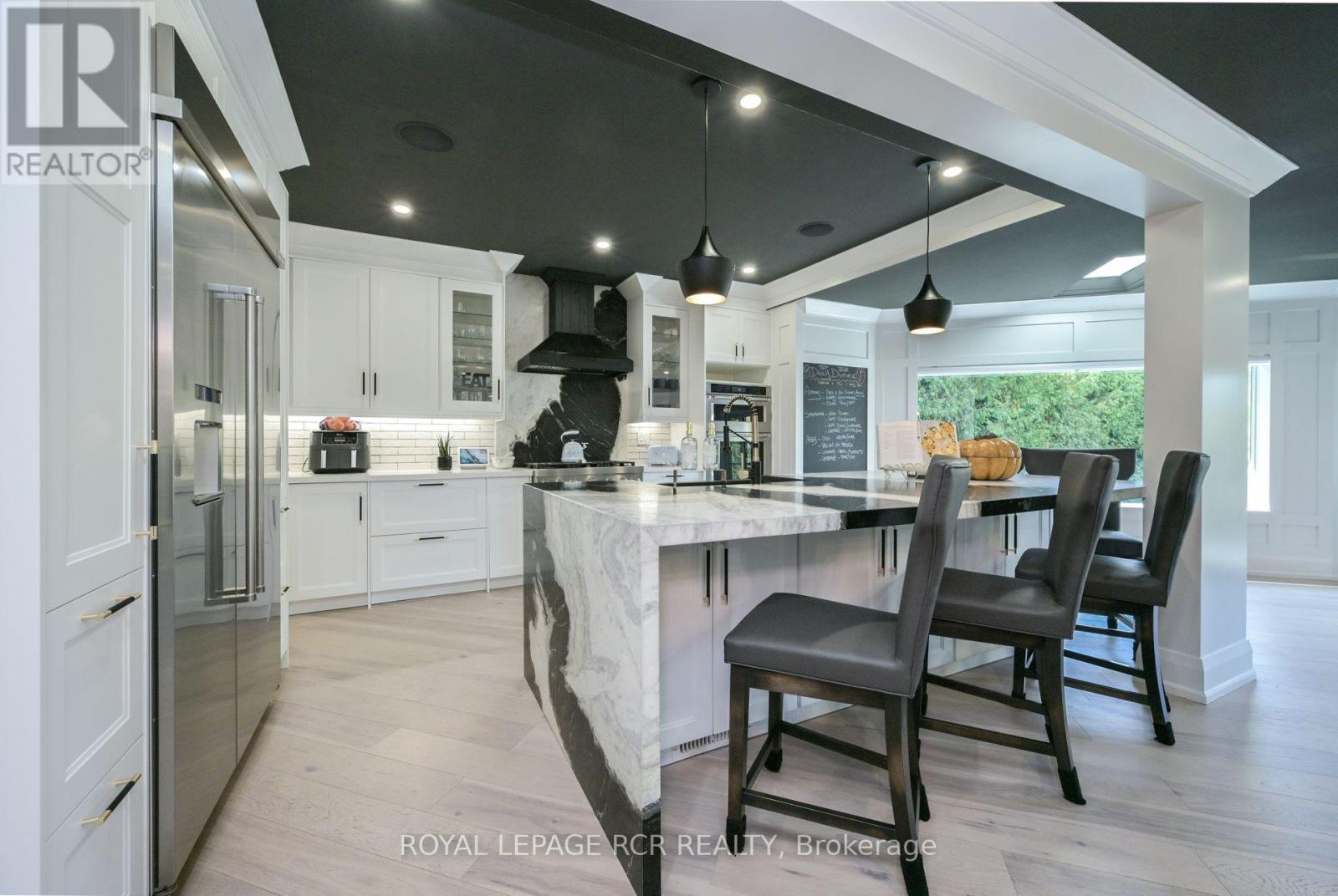 26 Christie Drive, Brampton, Ontario  L6Z 3J4 - Photo 9 - W12467880